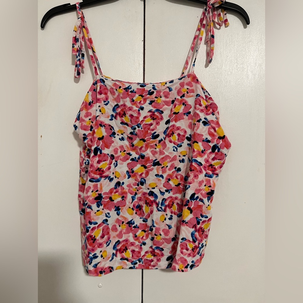 floral shirt